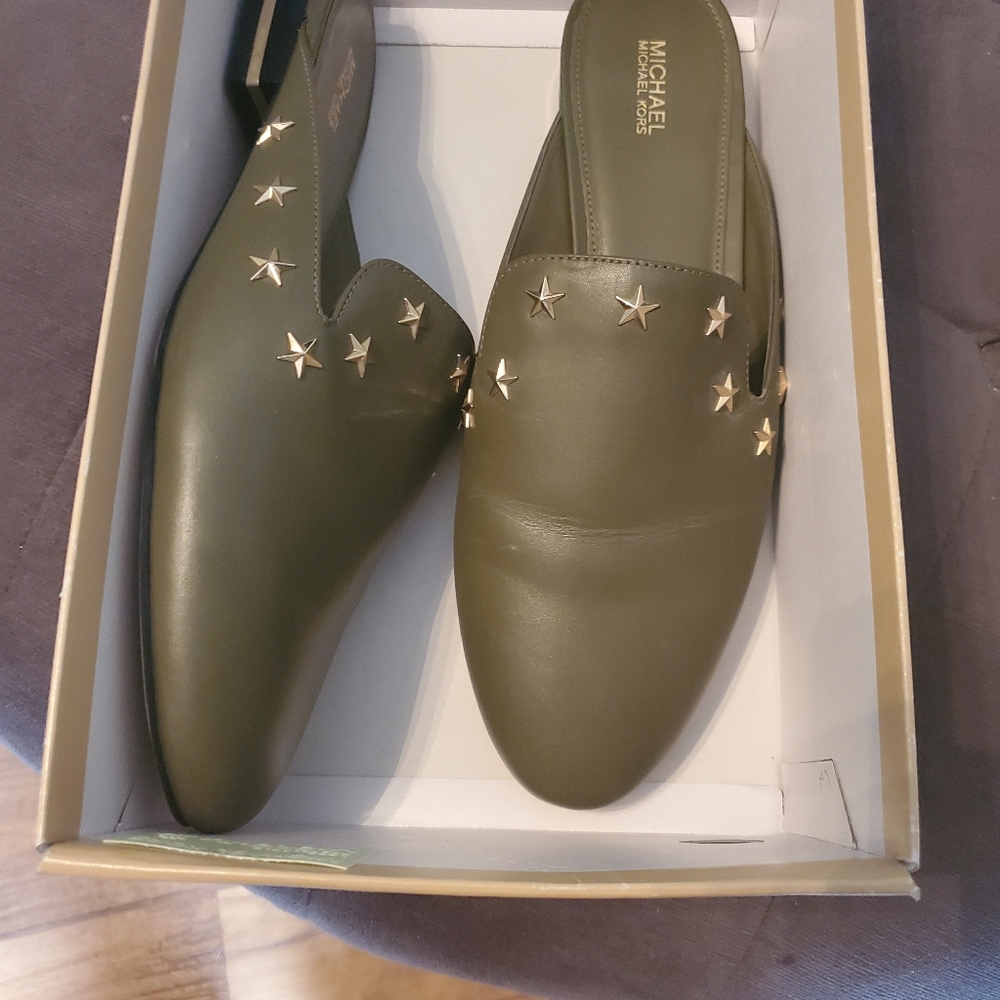 Michael kors Natasha slide leather star studs olive green